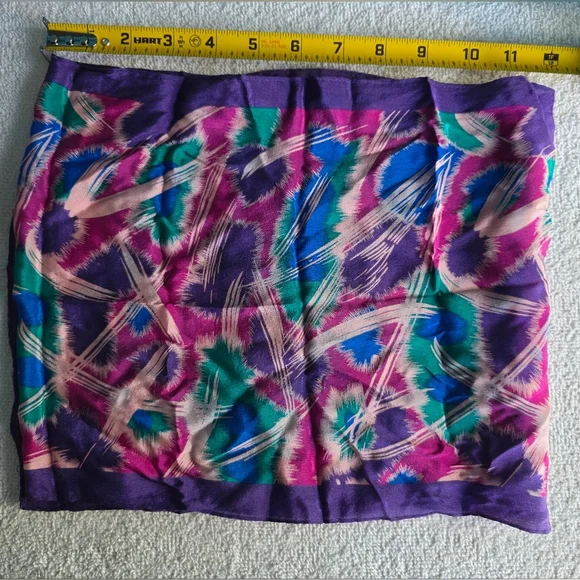 Vintage Elaine Gold Scarf - Picture 6 of 10